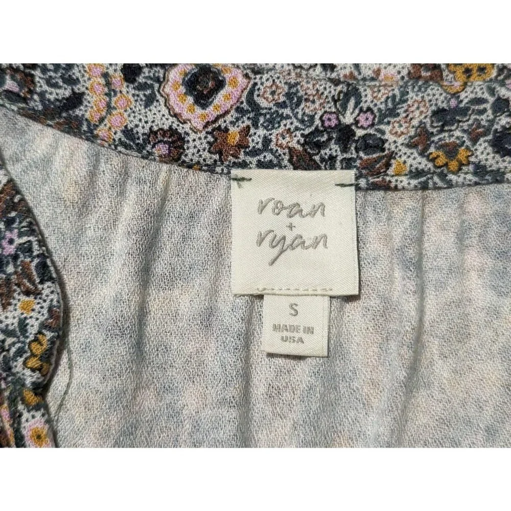 Roan + Ryan 3/4" balloon sleeve V neck floral print pull over blouse size S - Picture 10 of 12